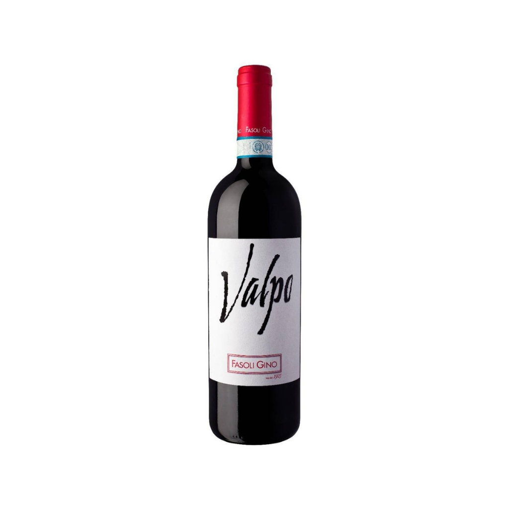"Valpo" Valpolicella Ripasso Superiore fra Fasoli Gino rødvinsflaske, hvidt label med skriften Valpo og en rød flasketop. 